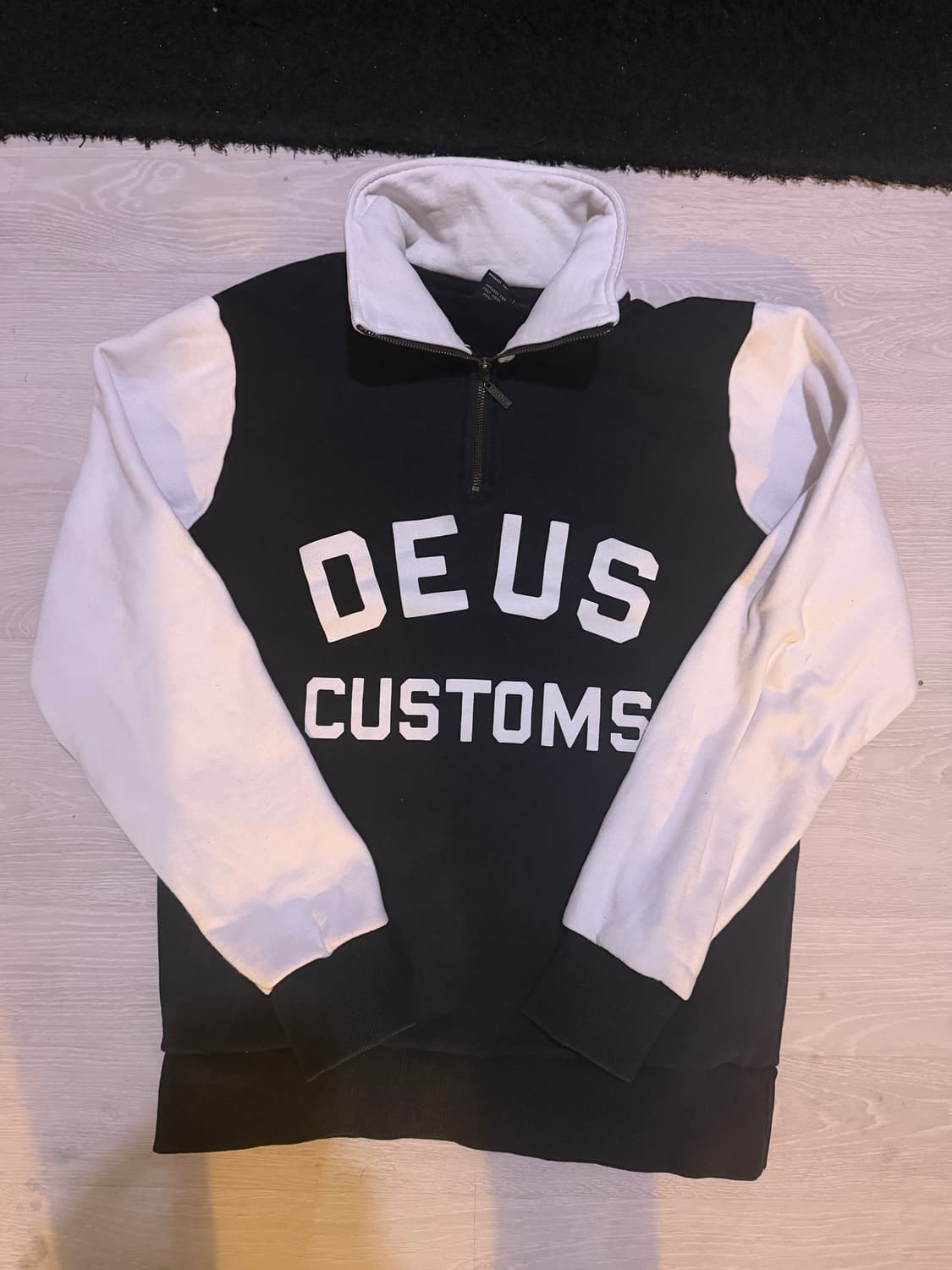 데우스 하프집업 판매합니다! 상품이미지1