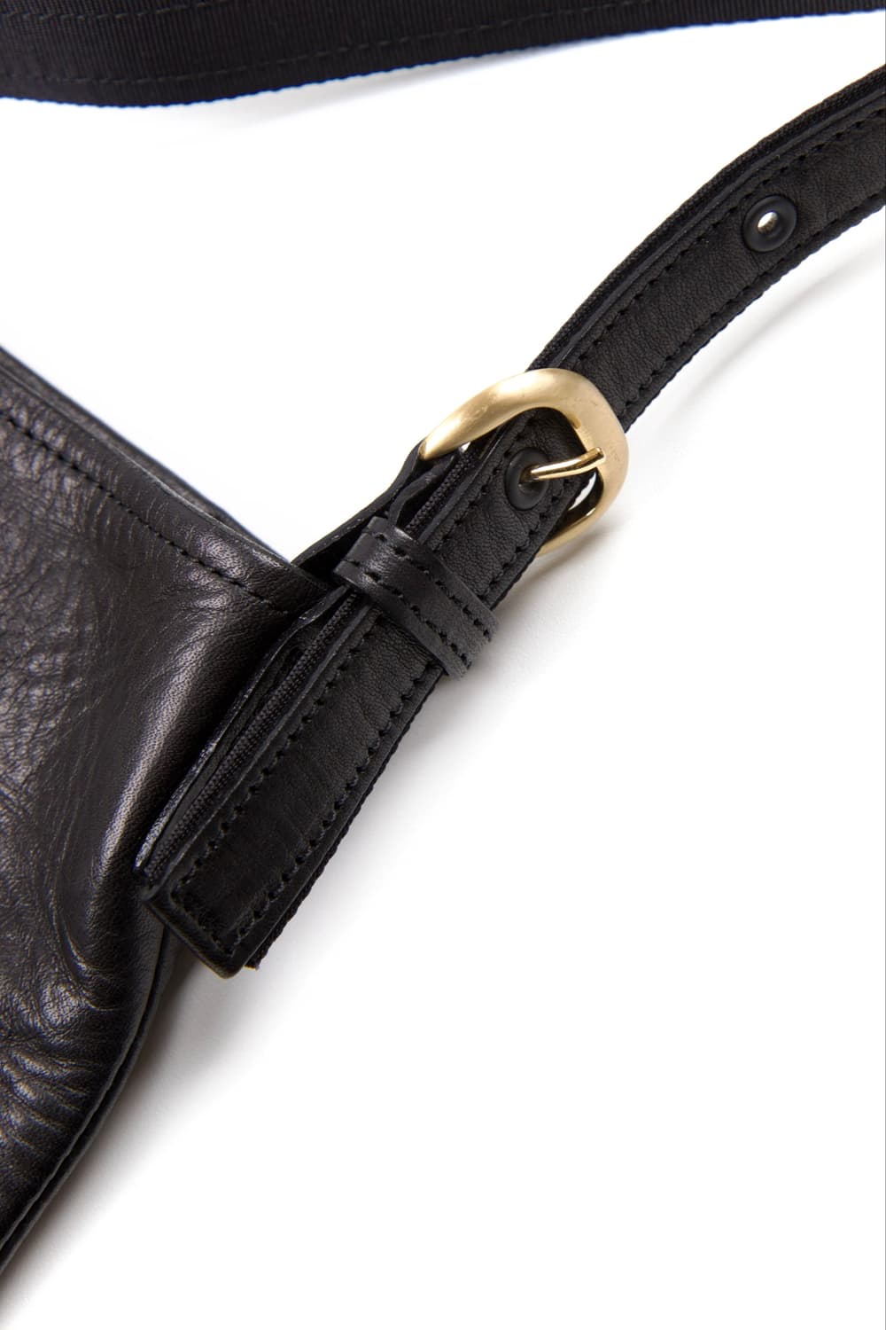 Hender Scheme 트위스트 버클 레더 크로스백 블랙 상품이미지2