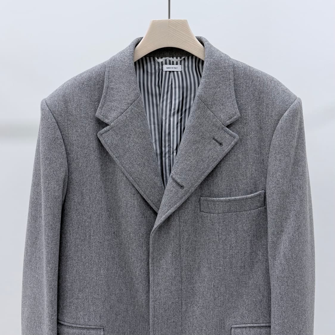 [S+급/2] 톰브라운 클래식 체스터필드 코트 그레이 상품이미지2