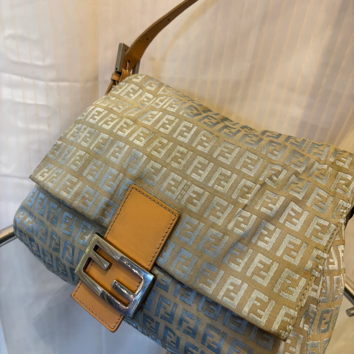 정품 펜디 주카 맘마 숄더백     상품이미지4