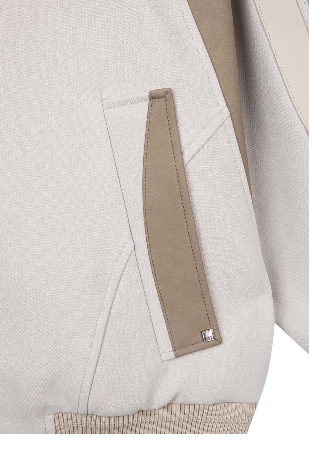 리버클래시 베이지 오버핏 바시티 점퍼 상품이미지5