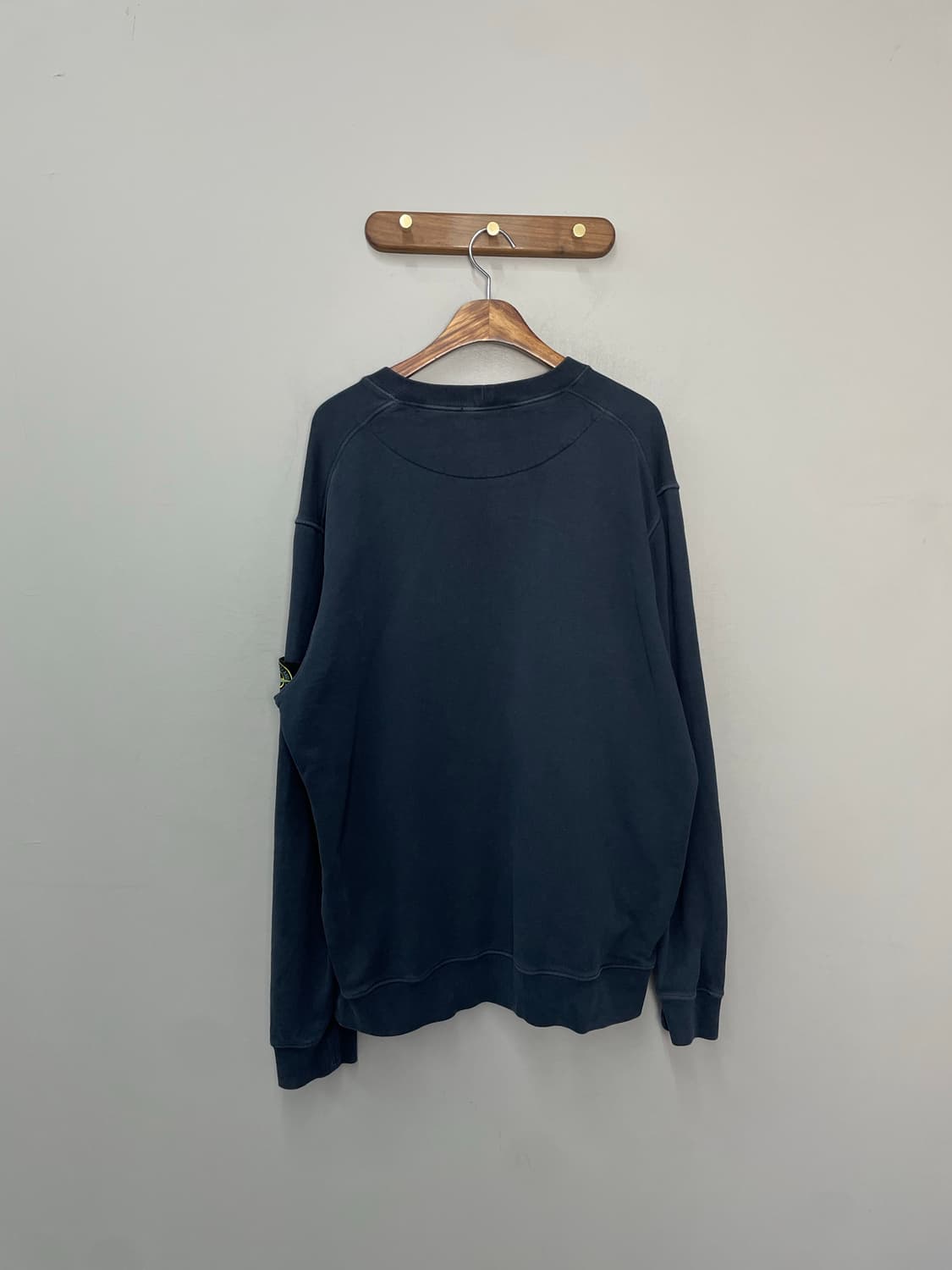 스톤아일랜드 와펜로고 네이비 맨투맨 H2562 상품이미지4