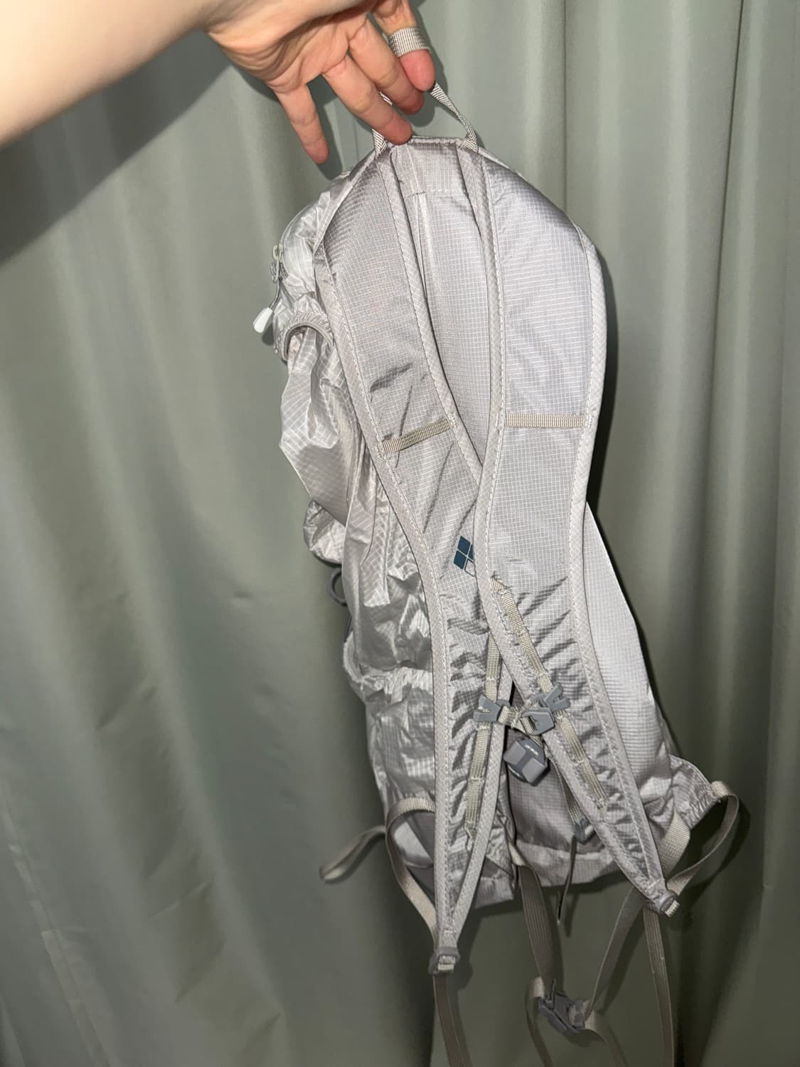 몽벨 버사라이트 백팩 라이트 그레이 상품이미지2