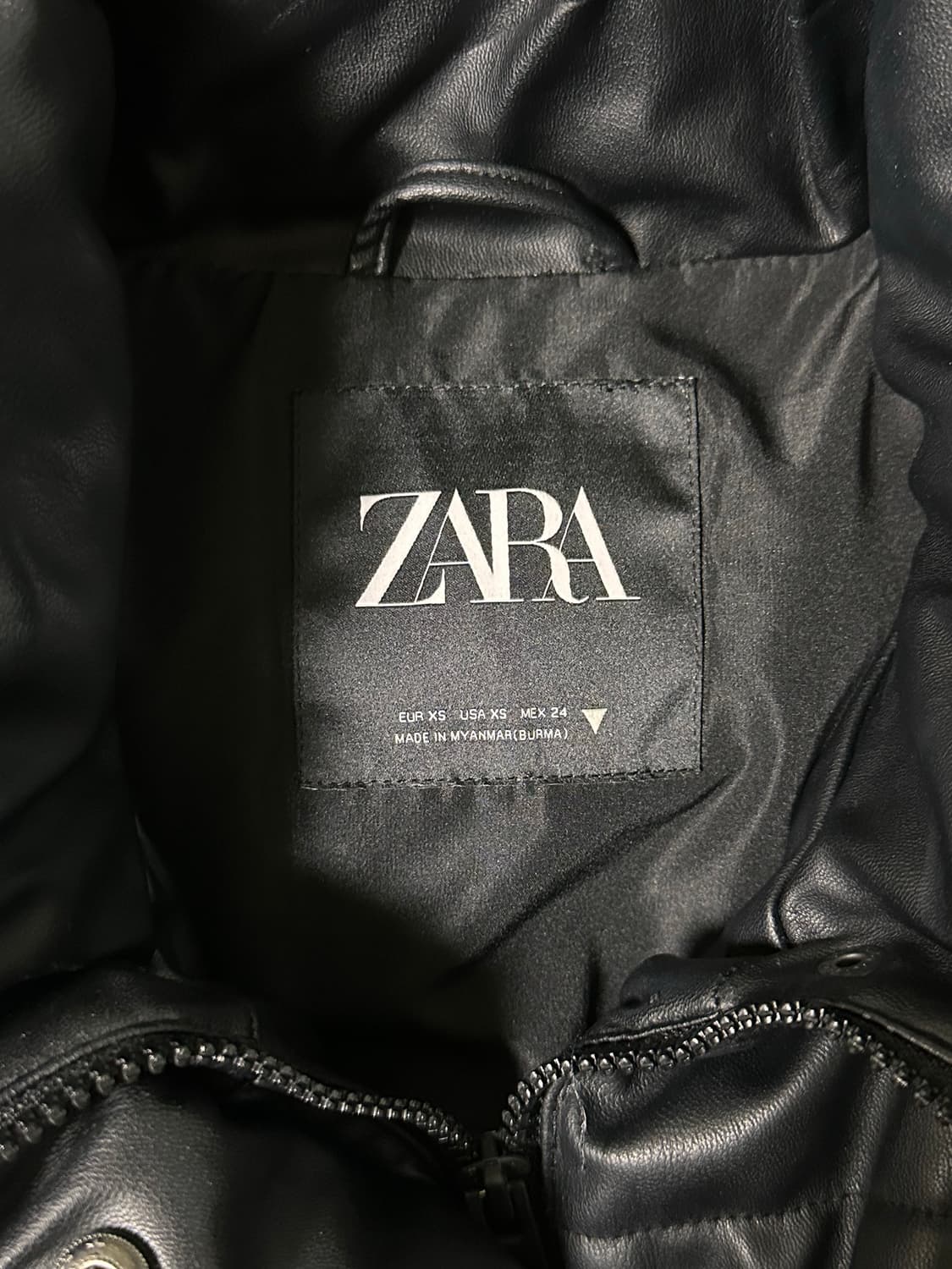 자라 레더 크롭 패딩조끼 xs 상품이미지7