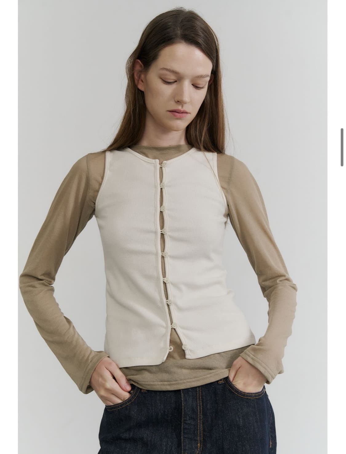 이브세이지 버튼 슬리브리스 아이보리 상품이미지1