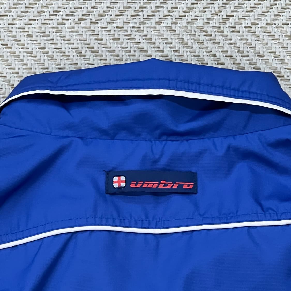 엄브로 올드스쿨 바람막이 r3259 상품이미지7