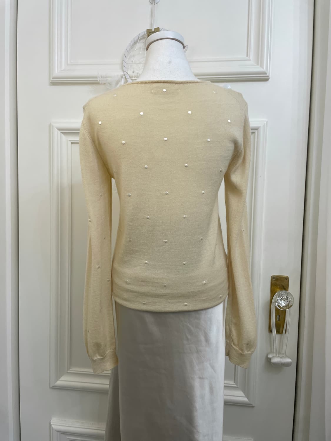butter beige dot flower embroidery knit 상품이미지5