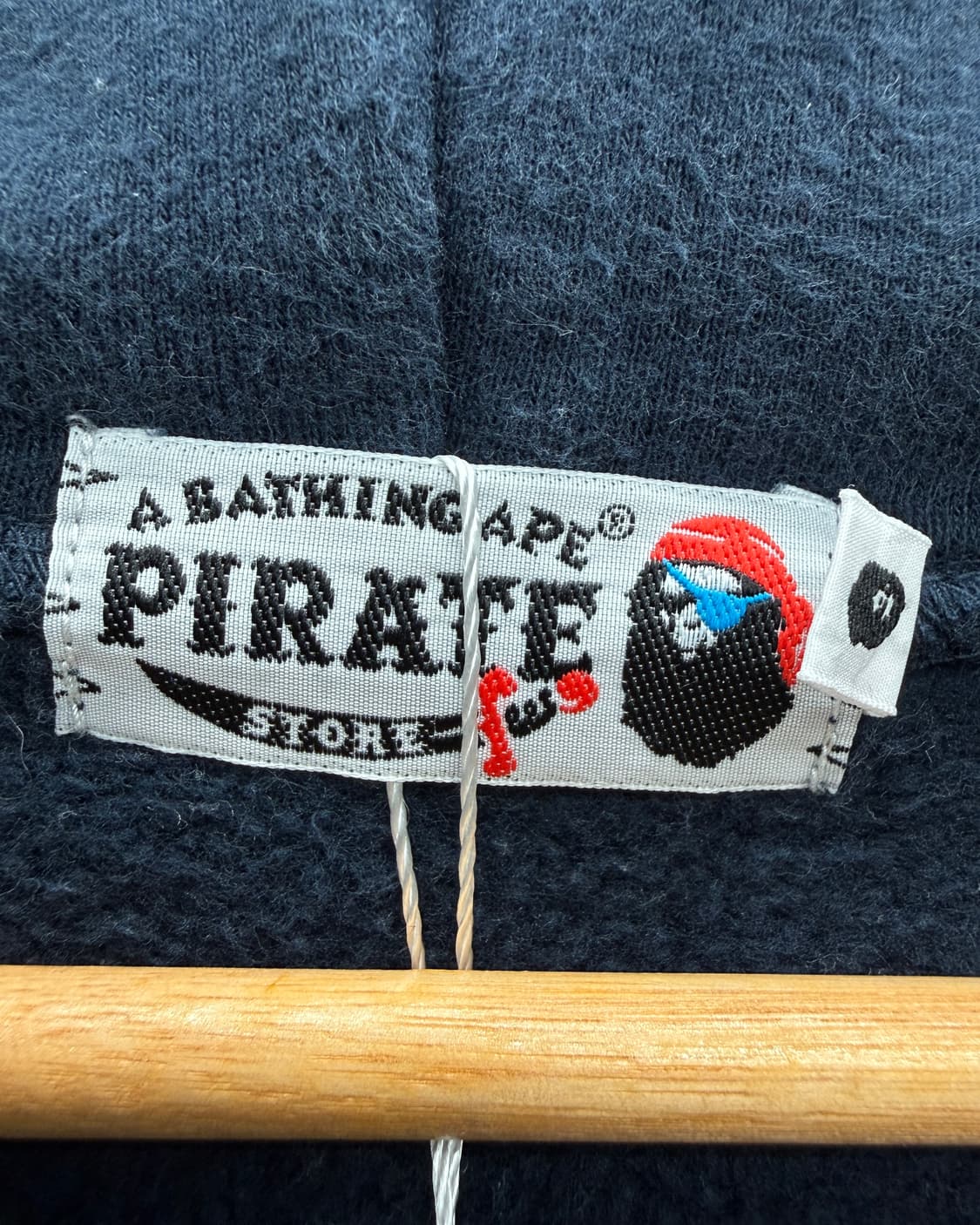 베이프 PIRATES 컬리지 로고 스웻 후디 상품이미지5