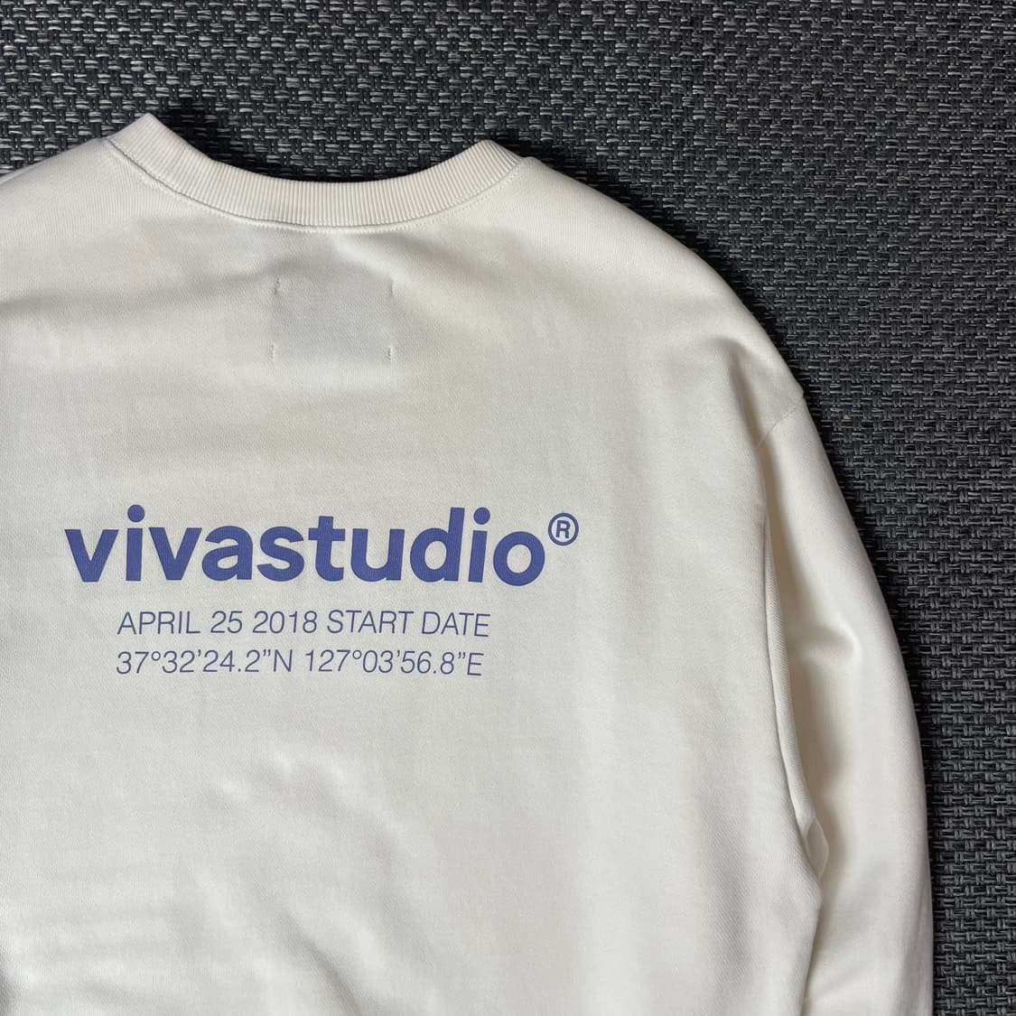 비바스튜디오 미니로고 아이보리 맨투맨 M 상품이미지4