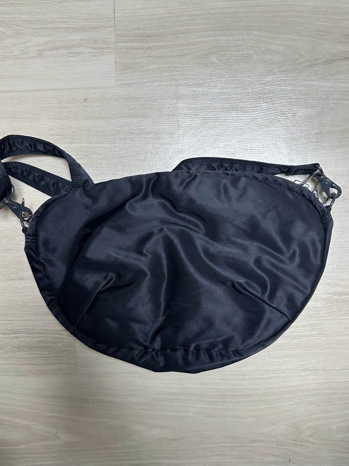 PORTER 요시다 포터 반달 숄더백 블랙 상품이미지4