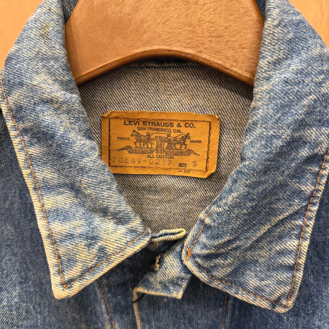 리바이스 코튼 데님 자켓 오렌지 탭 디테일 레귤러핏 미디엄 인디고 상품이미지7