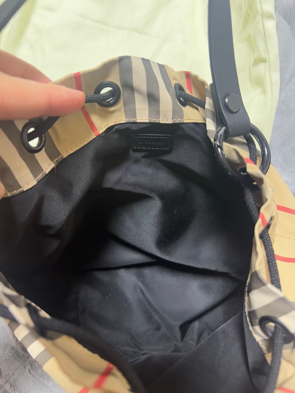 버버리 복조리 백 팔아요 상품이미지3