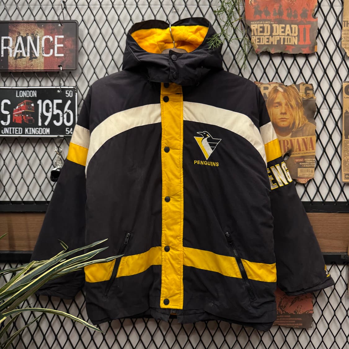 90s USA VINTAGE NHL 하키 점퍼 후면 빅로고 포인트 블랙 상품이미지1