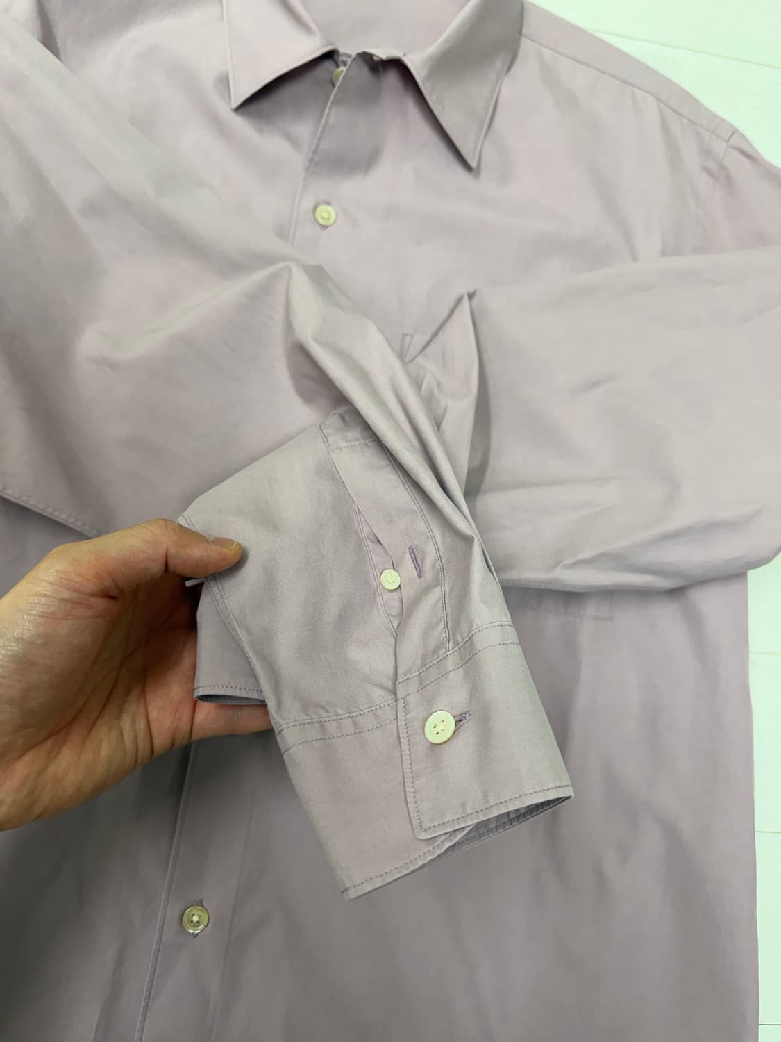 오라리 셔츠 3 사이즈  상태 9.7/10  사진 찍고 절대 안입습니다 상품이미지4