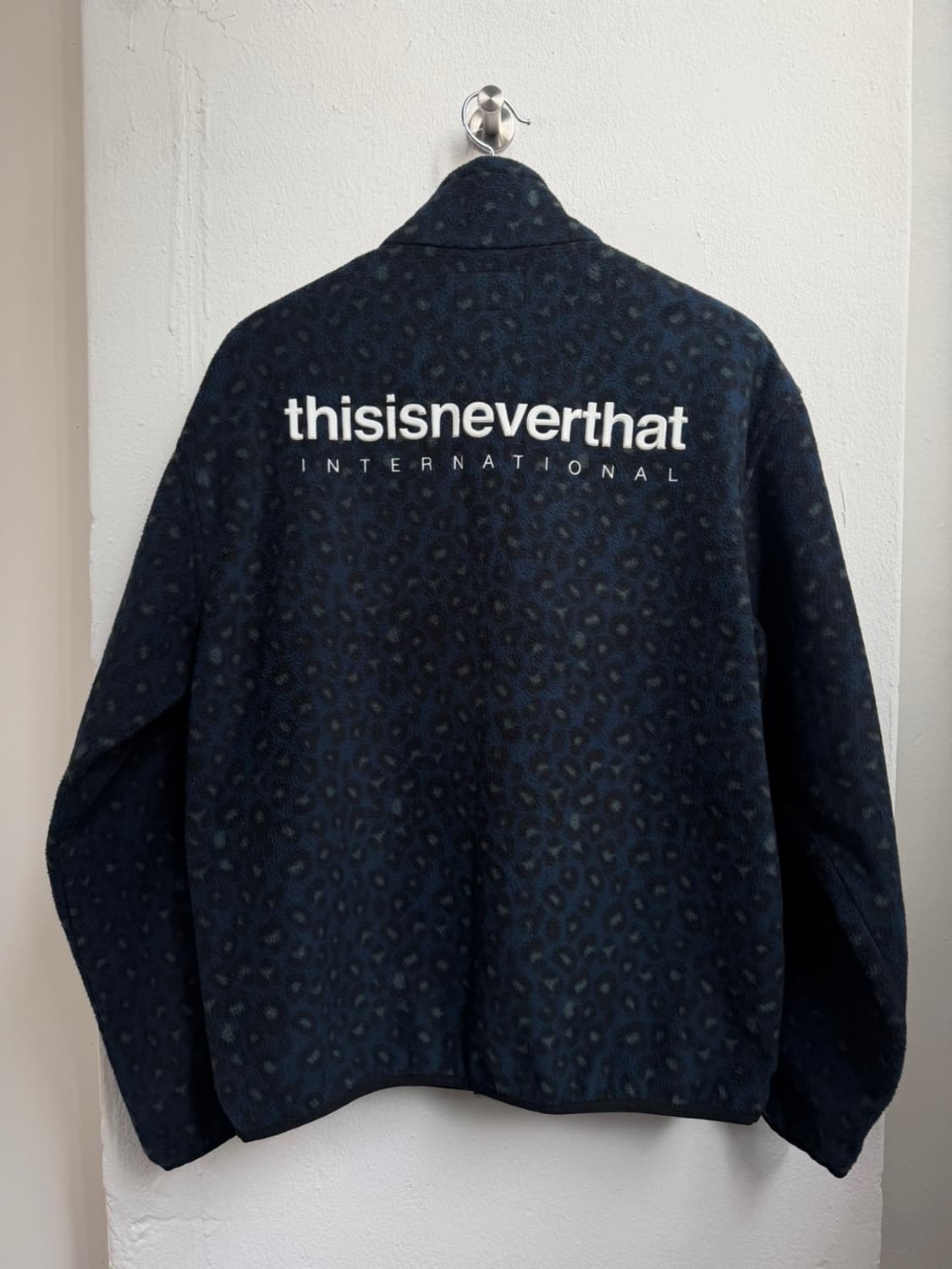 디스이즈네버댓 인터내셔널 레오파드 플리스 후리스  상품이미지1