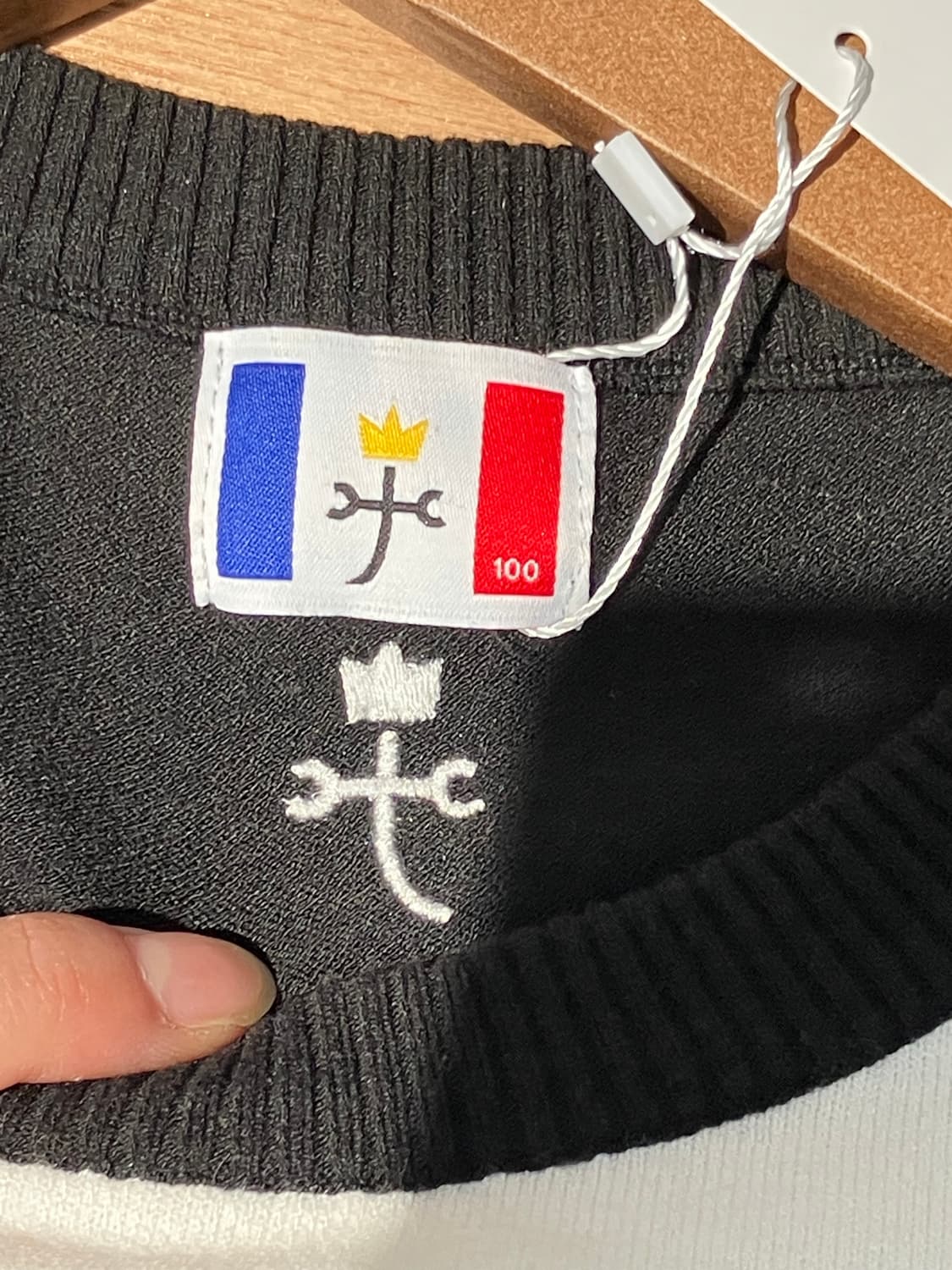 Castelbajac 레터링 배색 니트 상품이미지3