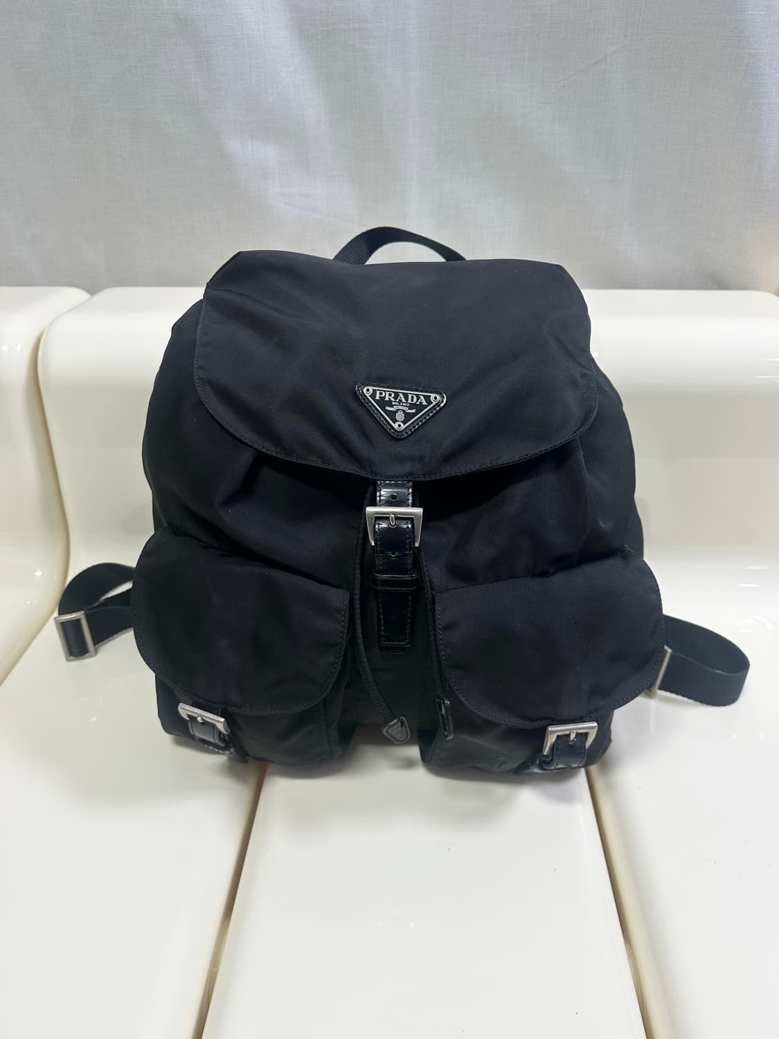[A 정품] 프라다 투 포켓 백팩 미디움 상품이미지1