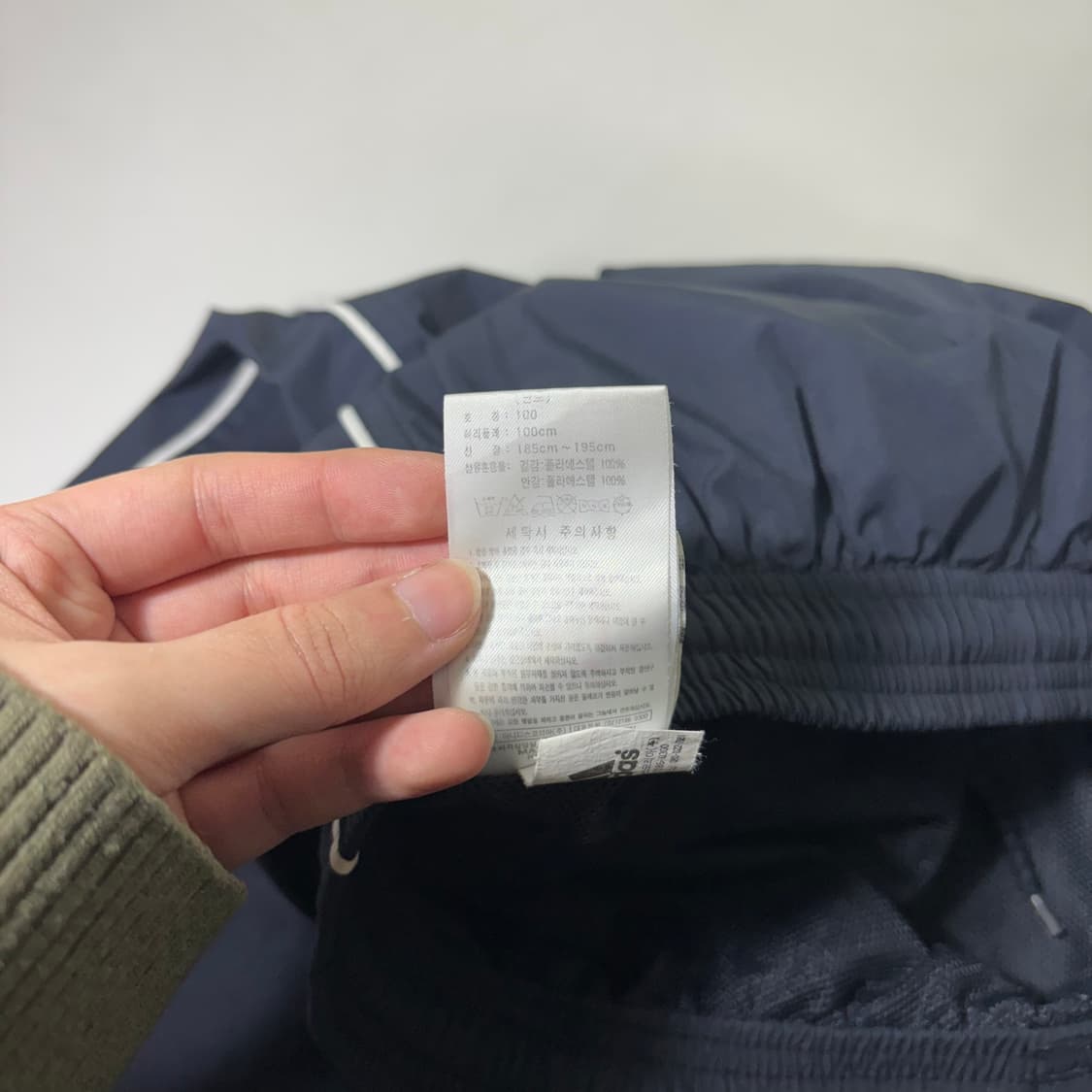 L 아디다스 다크네이비 루즈핏 밑단지퍼 바막재질 트랙팬츠 상품이미지5