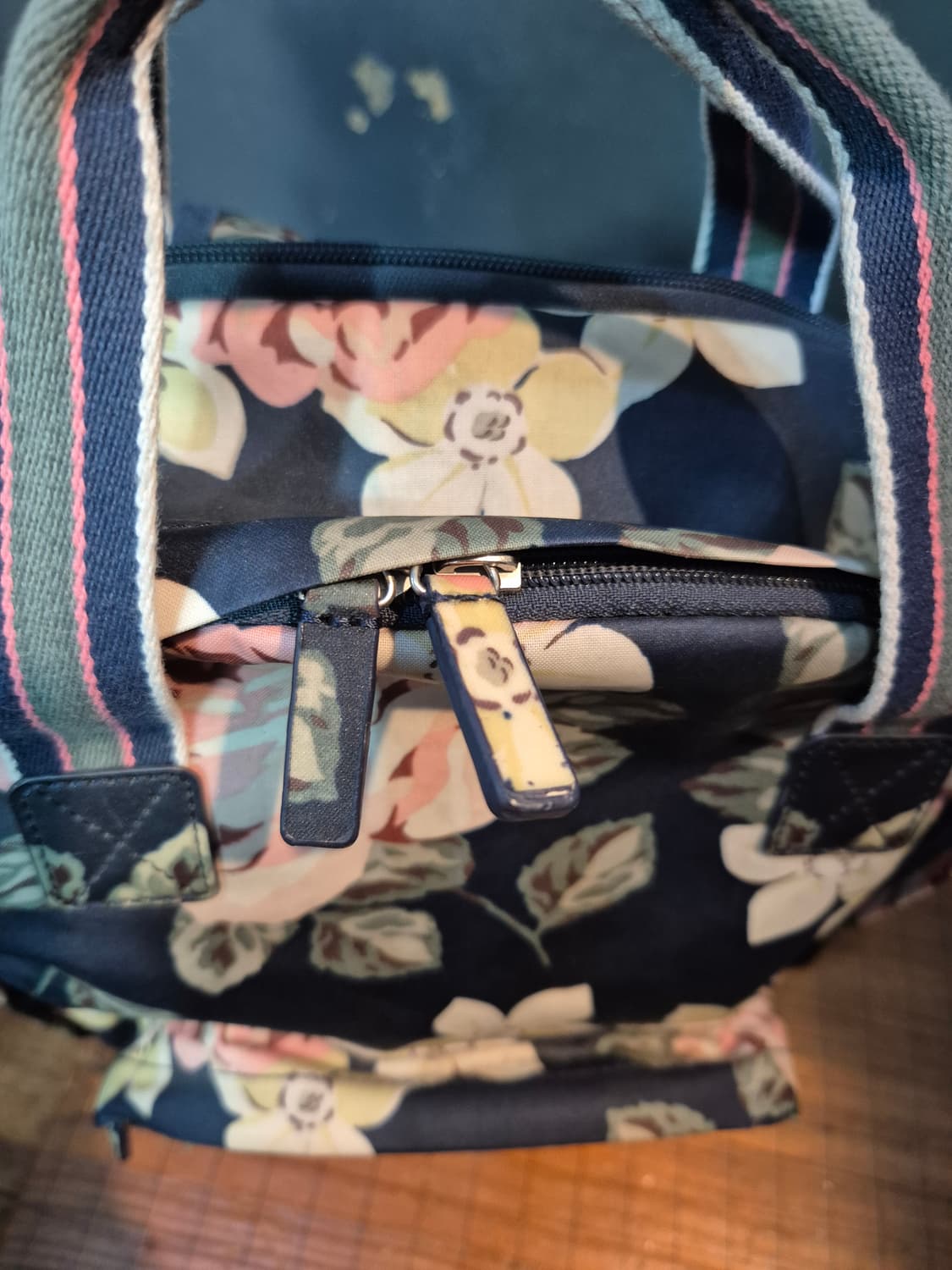 Cath Kidston 꽃무늬 백팩 방수됨 새상품 상품이미지6