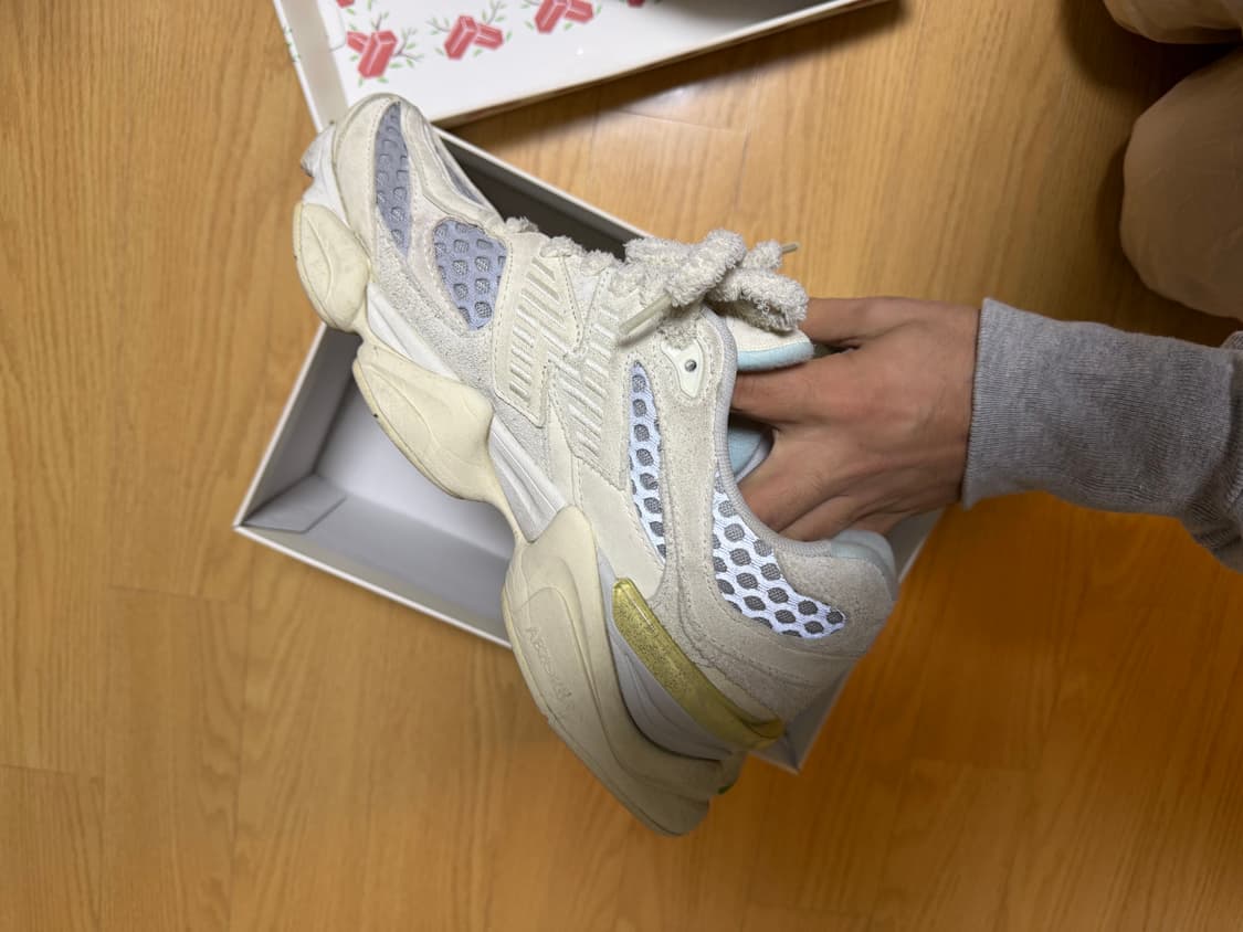 New Balance 9060 Bricks & Wood 9.5 상품이미지4