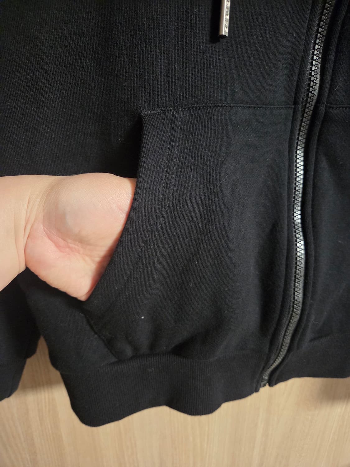 게스 블랙 후드집업 상품이미지5