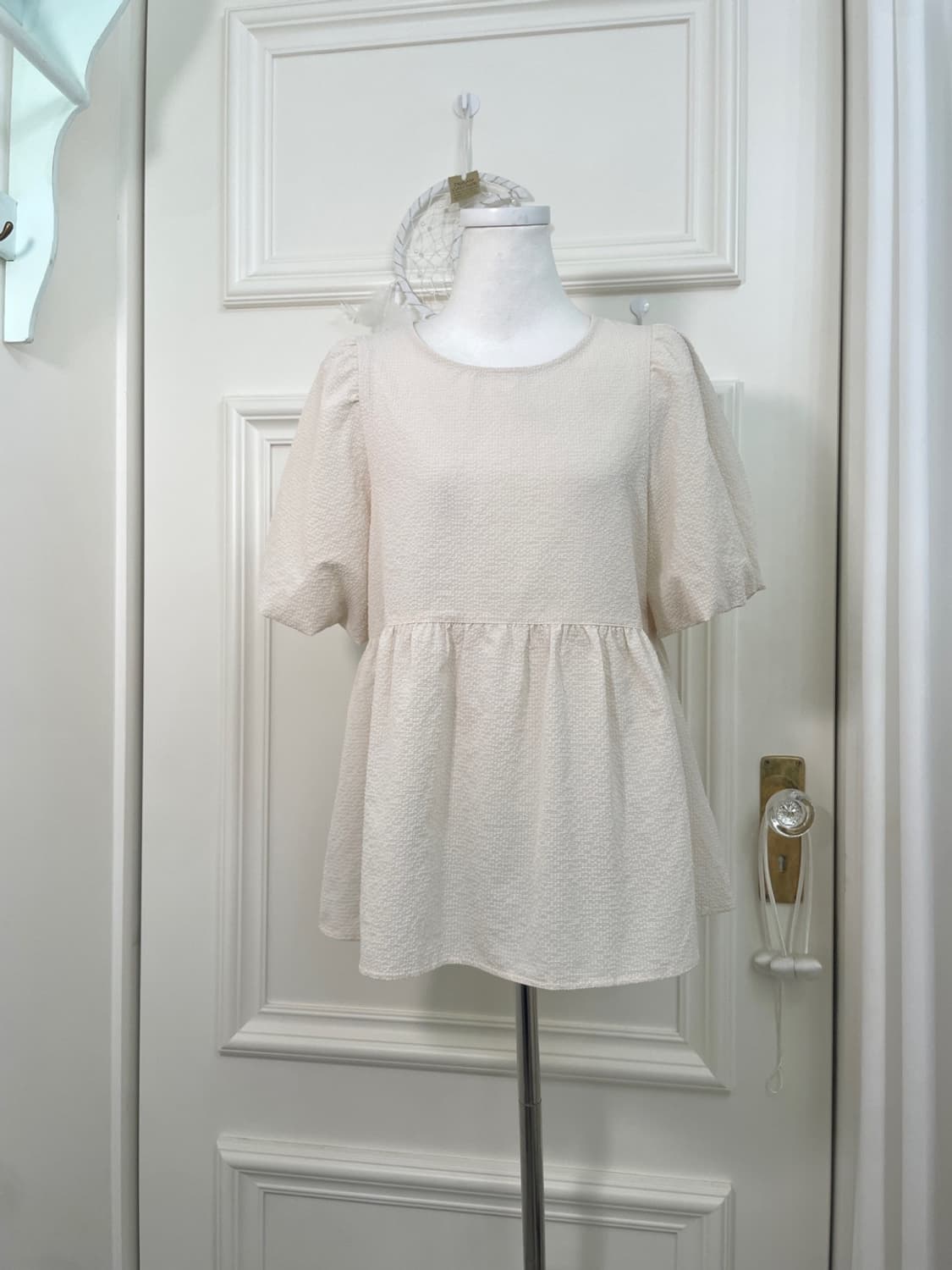 beigeivory puff shirring summer blouse 상품이미지1
