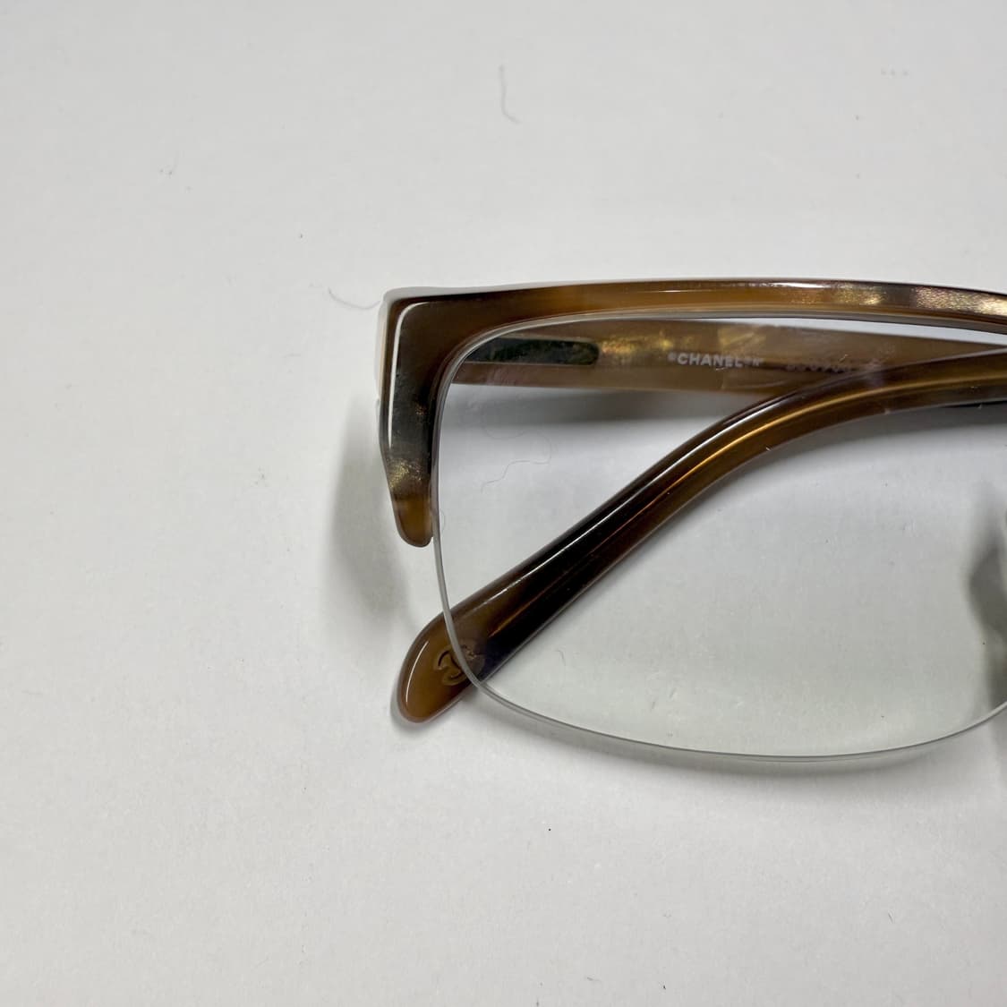 [희귀]샤넬 빈티지 안경 [샤넬(CHANEL) 샤프 클래식 하프림 안경] 상품이미지2