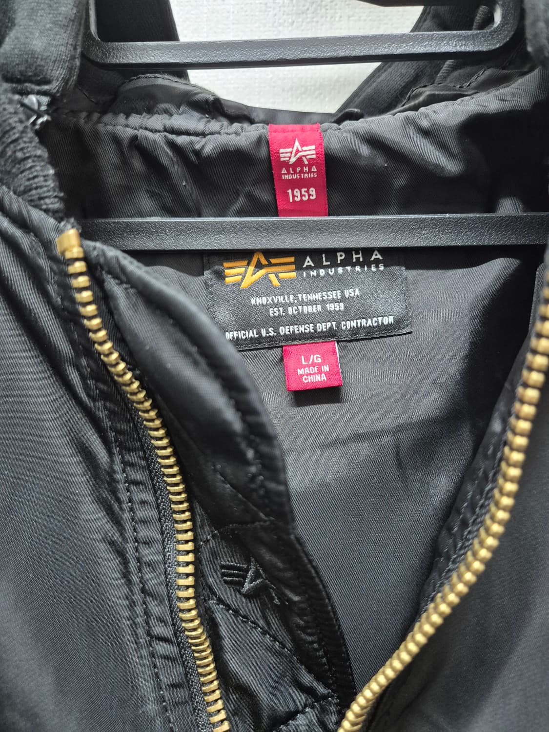 알파인더스트리 후드 L 판매합니다 
자연스런 사용감외엔 마모손상 없으나 상품이미지2