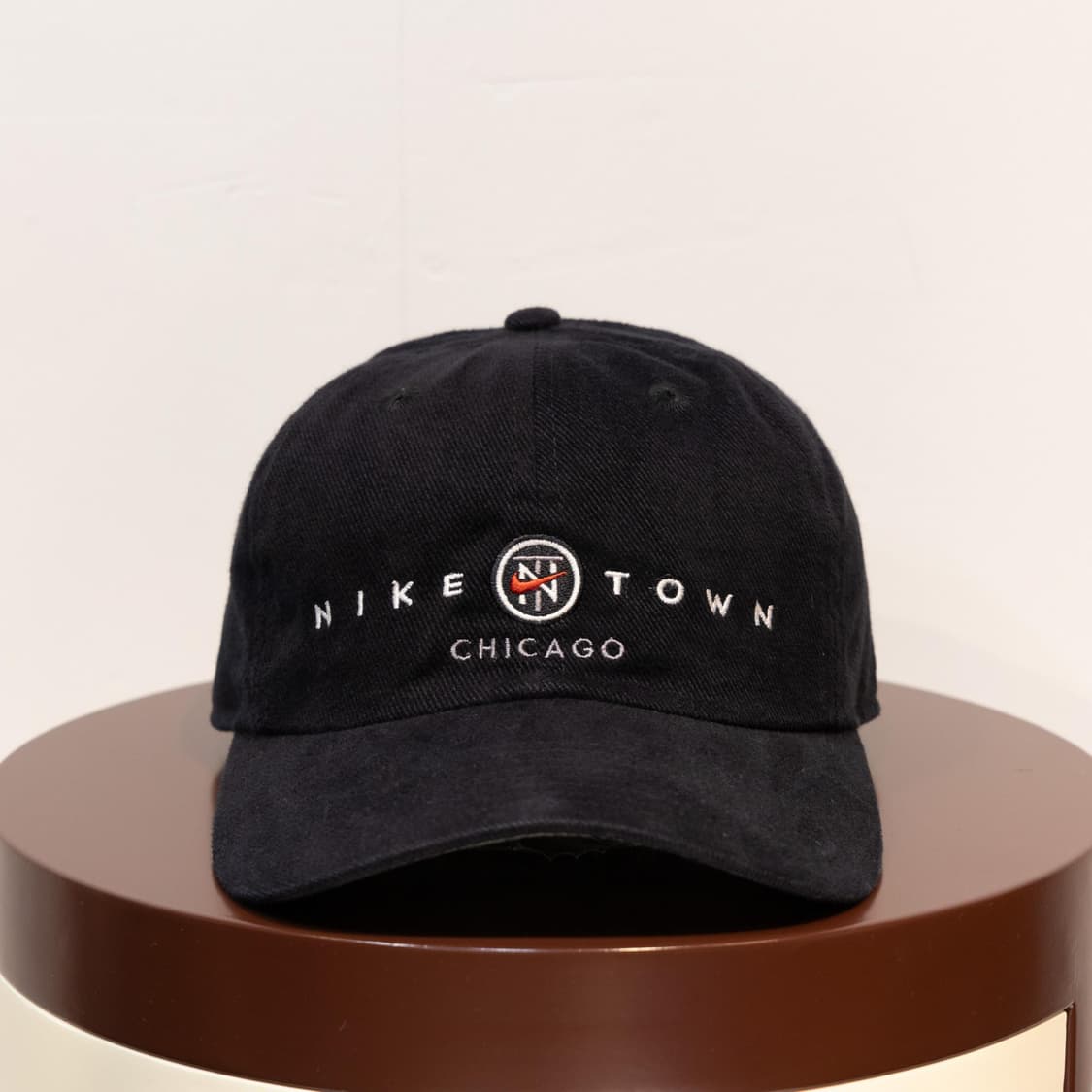 VINTAGE NIKE HAT - NIKE TOWN CHICAGO 상품이미지1