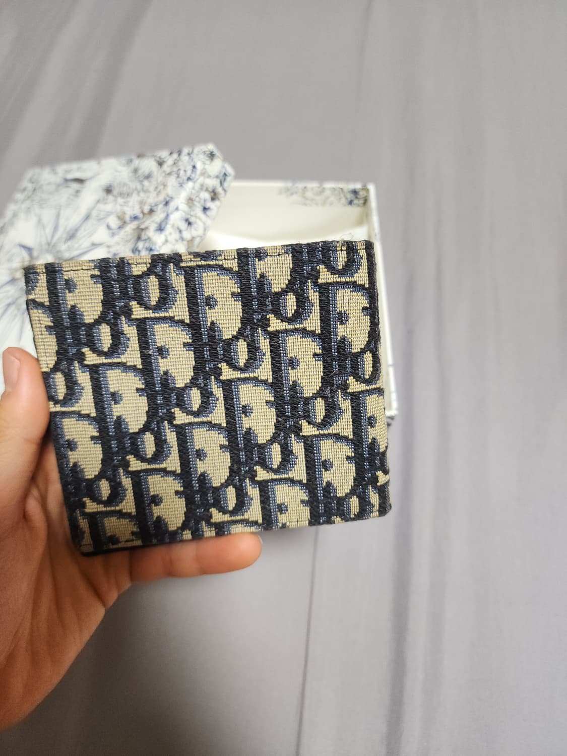 디올 오블리크 자카드 컴펙트 반지갑 상품이미지2