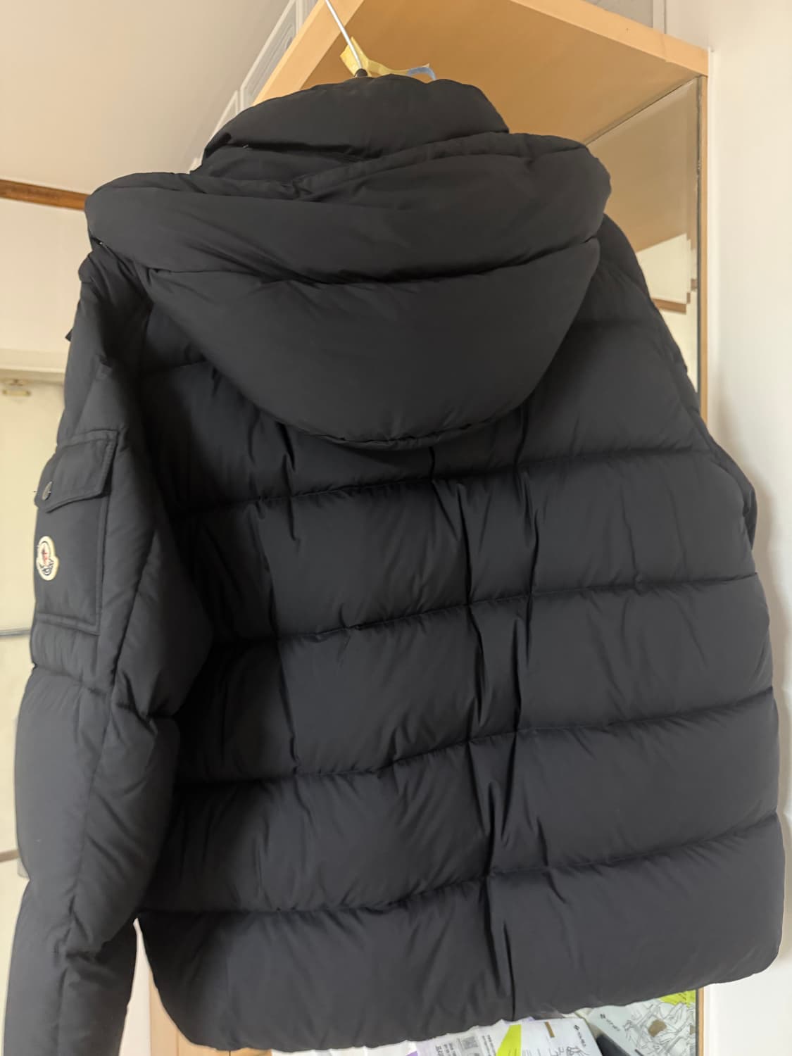 몽클레어 마야 70(베제르) 후드 숏 다운 자켓 블랙 5 상품이미지3