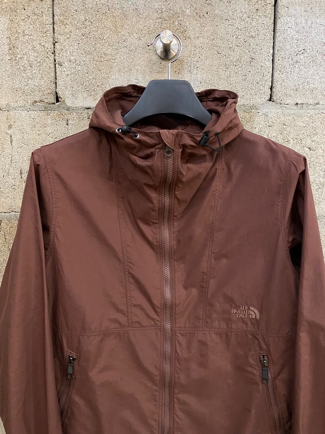 노스페이스 미드 로고 바람막이 상품이미지2