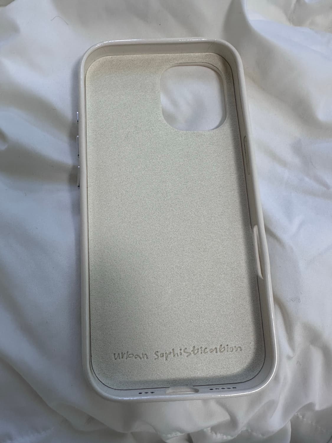 어반소피스티케이션 아이폰17 상품이미지3