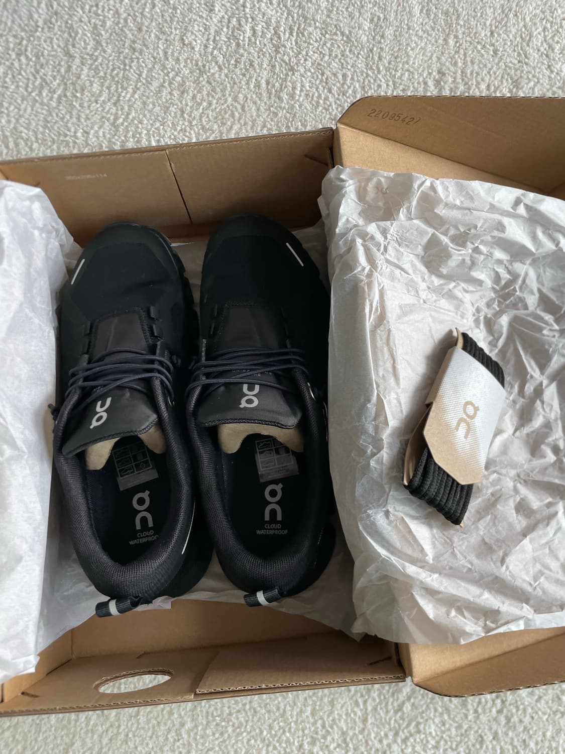 온러닝 클라우드 5 워터프루프 235 상품이미지1