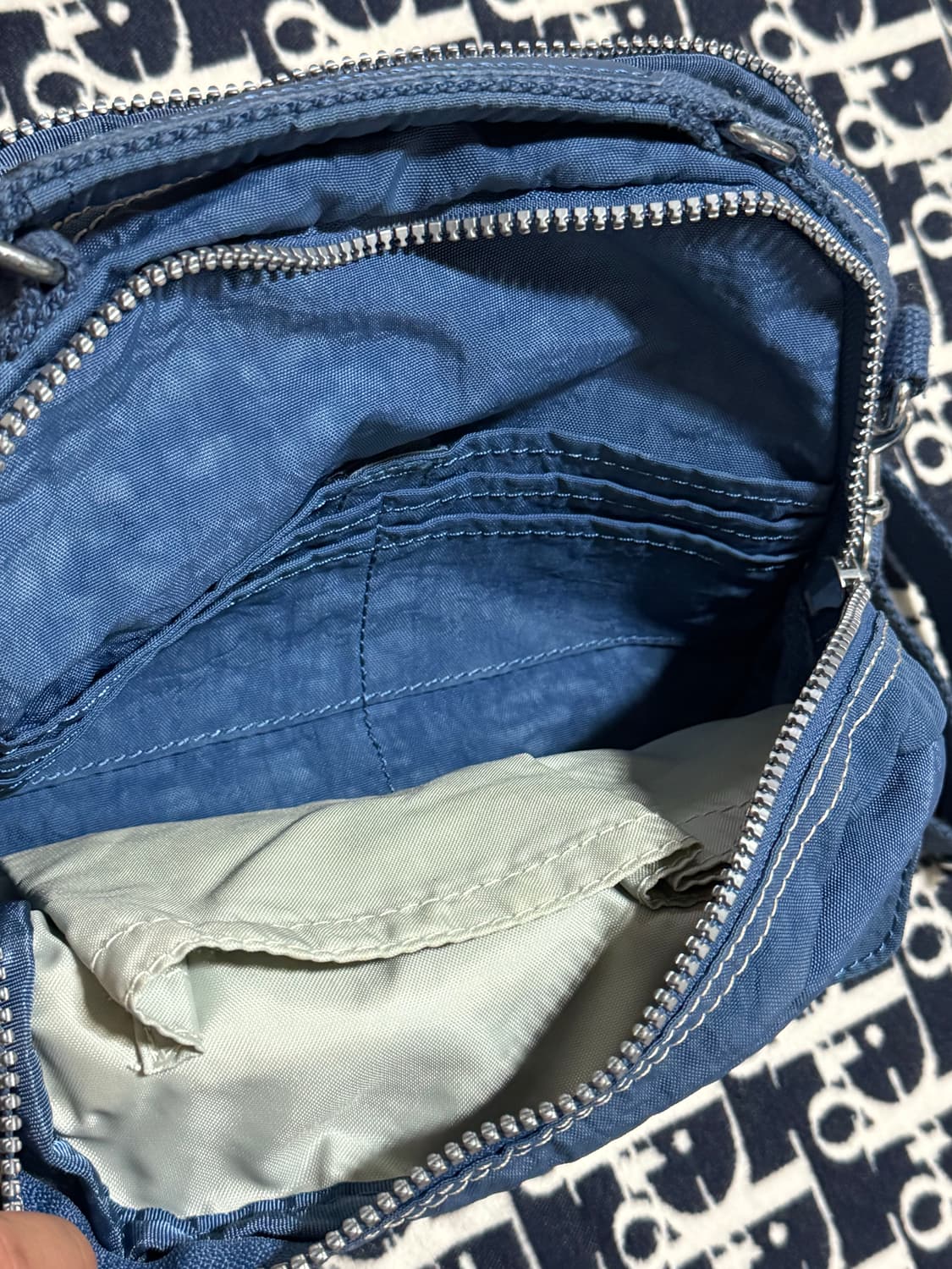 키플링 블루 크로스백 상품이미지4