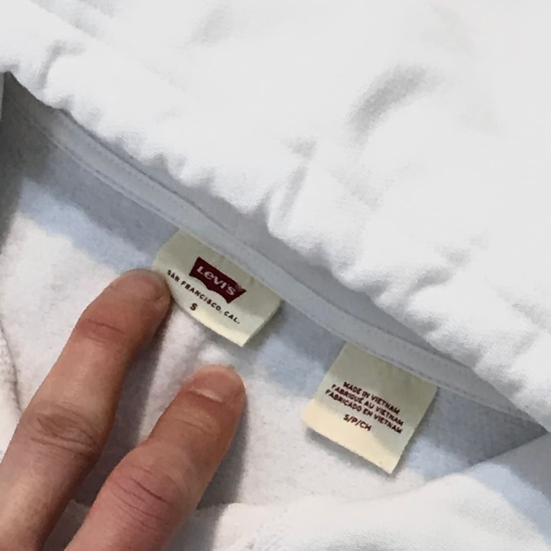 리바이스 화이트 쭈리 오버핏 숏 후디 여성 프리사이즈 상품이미지4