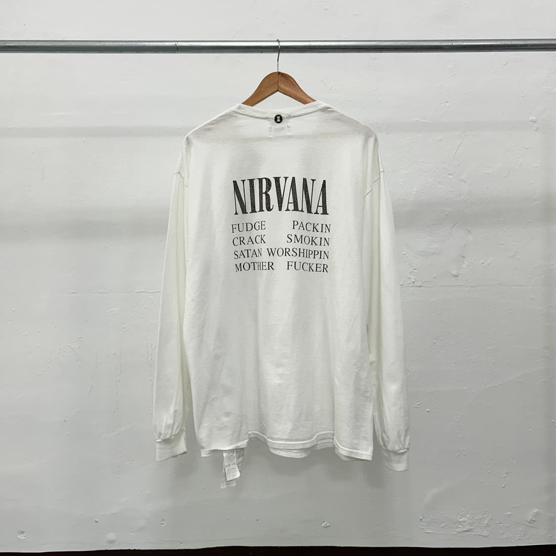 Insonnia X NIRVANA 빅 프린팅 롱슬리브  상품이미지4
