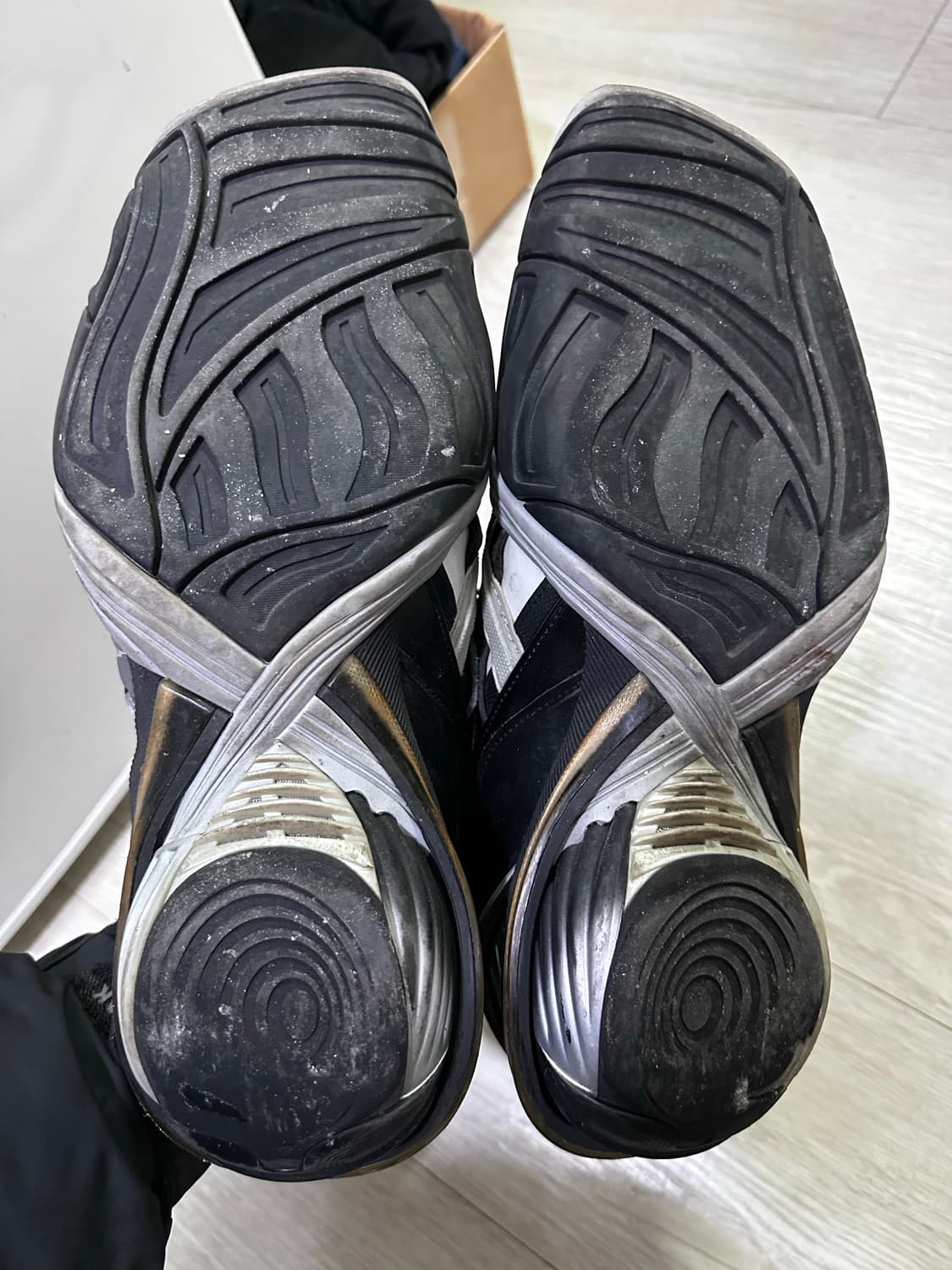 발렌시아가 타이렉스42 상품이미지7