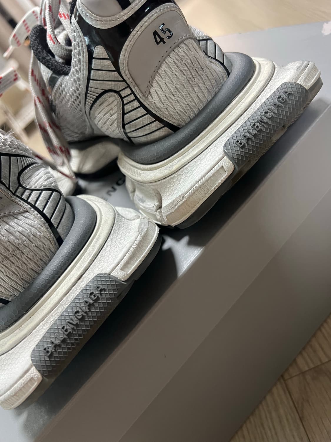 (45)발렌시아가3xl  그레이화이트 레드 상품이미지4