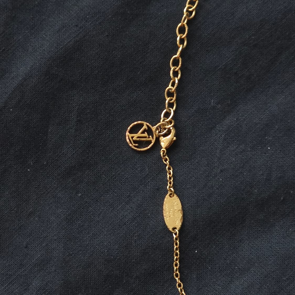 루이비통 콜리에 LV(L to V 엘투브이) 목걸이 상품이미지4