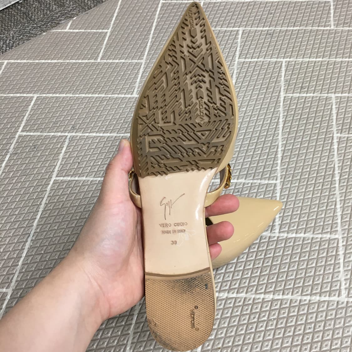 쥬세페쟈노티 리타오라 페이턴트 체인 뮬 38 상품이미지4