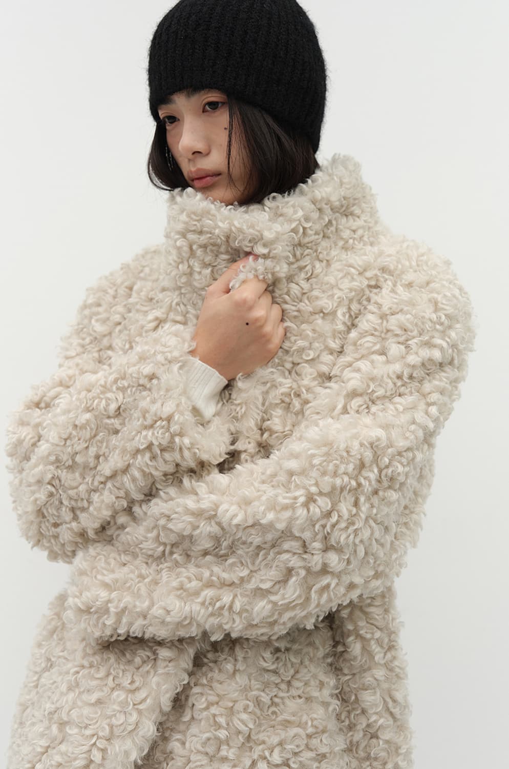 로우타이드 컬리 퍼 코트 베이지 상품이미지3