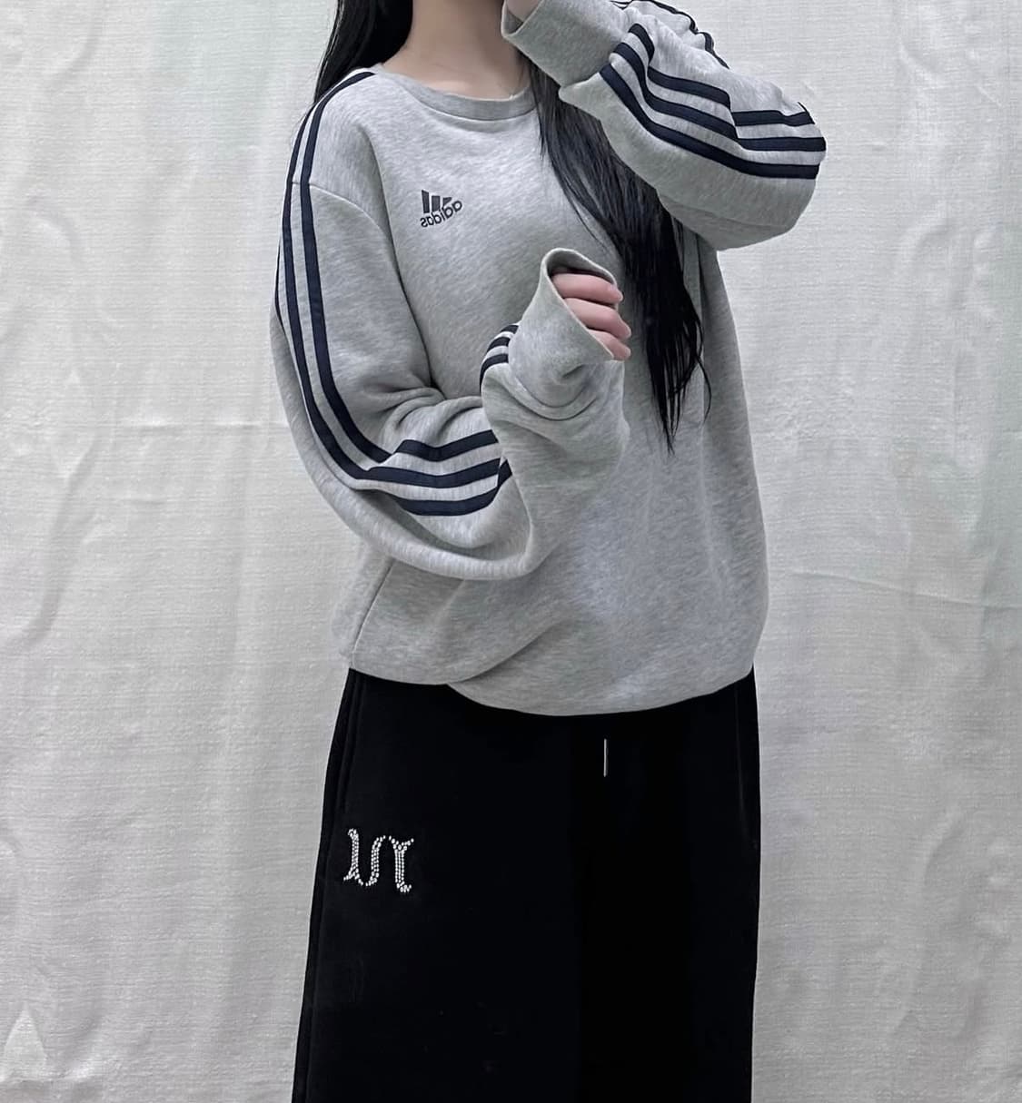 아디다스 그레이 맨투맨  상품이미지2