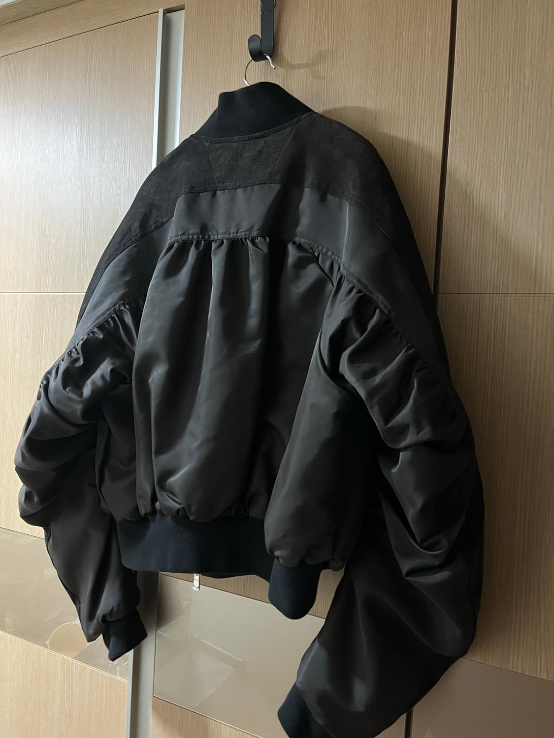 커마웨어 CMMAWEAR C 라운드 봄버 브라운 M 팝니다 상품이미지9