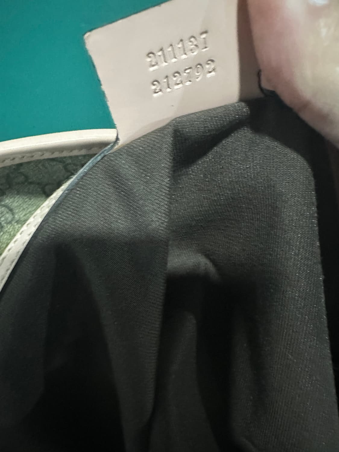 구찌 GG로고 쇼퍼백 딸기우유  상품이미지9