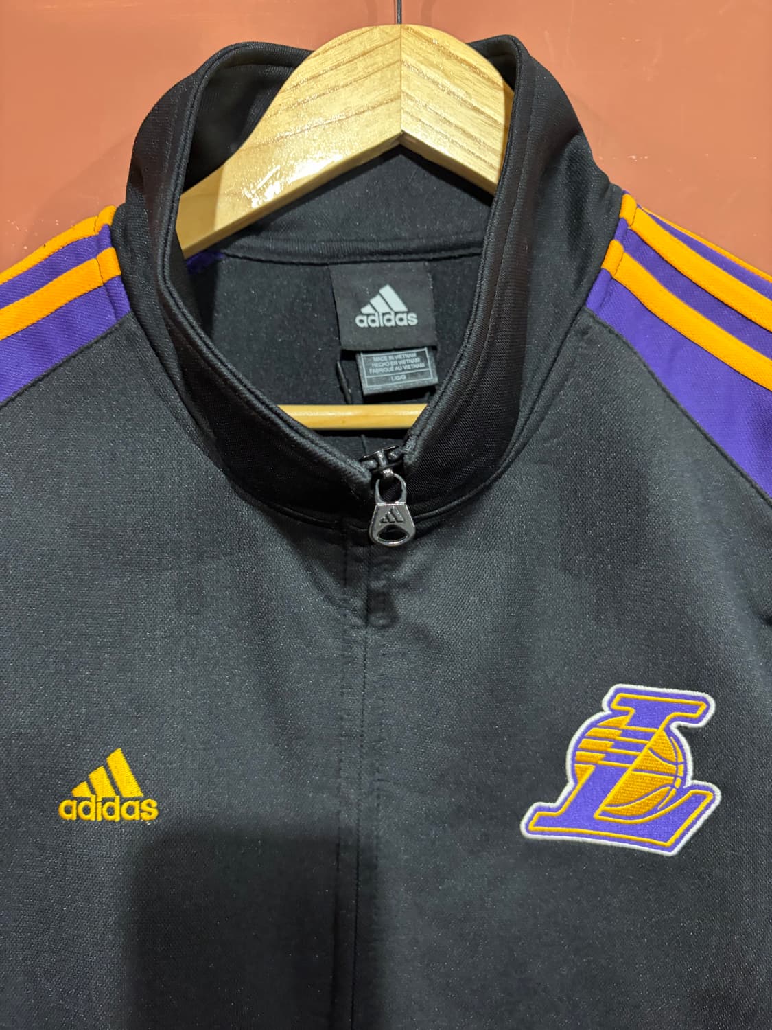 아디다스 레이커스 트랙탑 상품이미지3