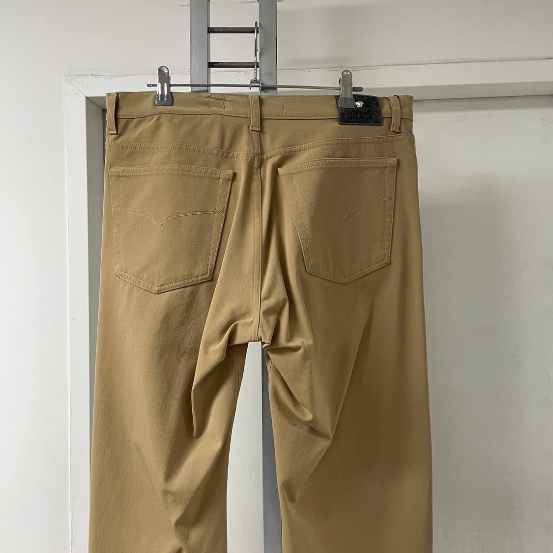 베르사체 베이지 팬츠 36 상품이미지2