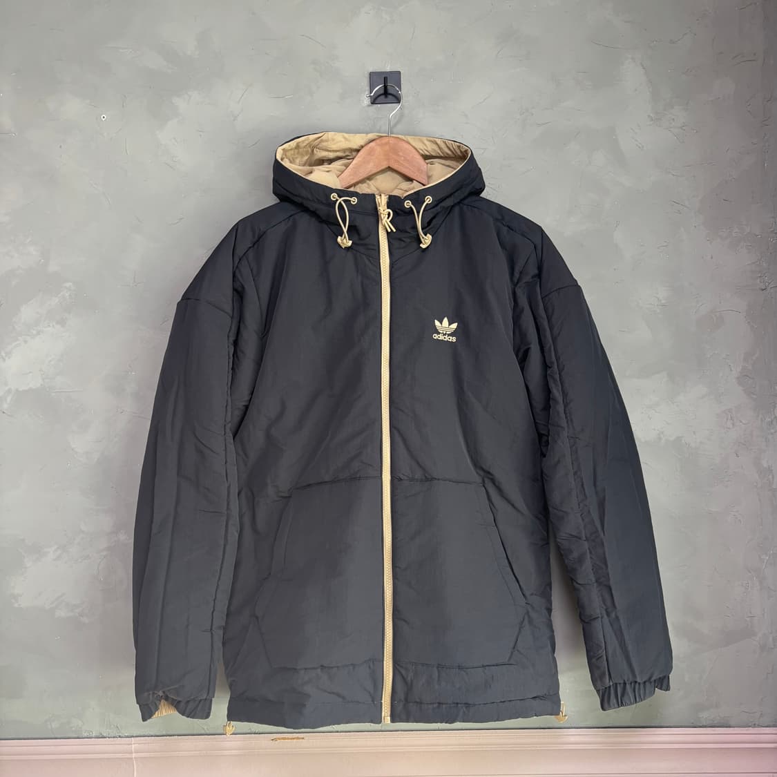 아디다스 파이어버드 락업 리버시블 패딩 베이지 상품이미지4