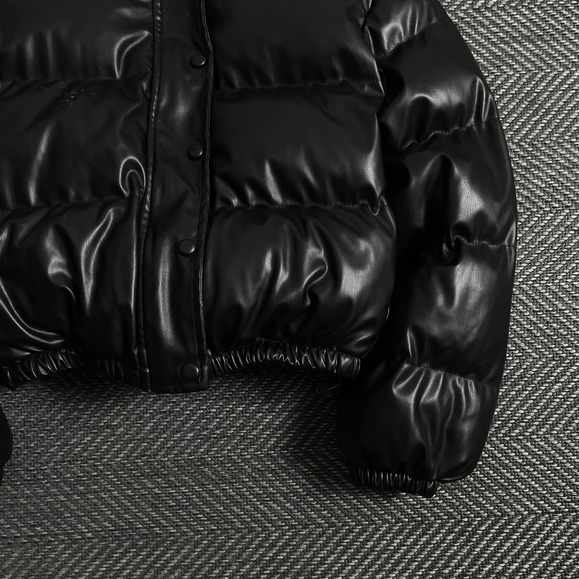 FANDY LOKAR 블랙 레더 크롭 숏패딩y 3860 상품이미지3