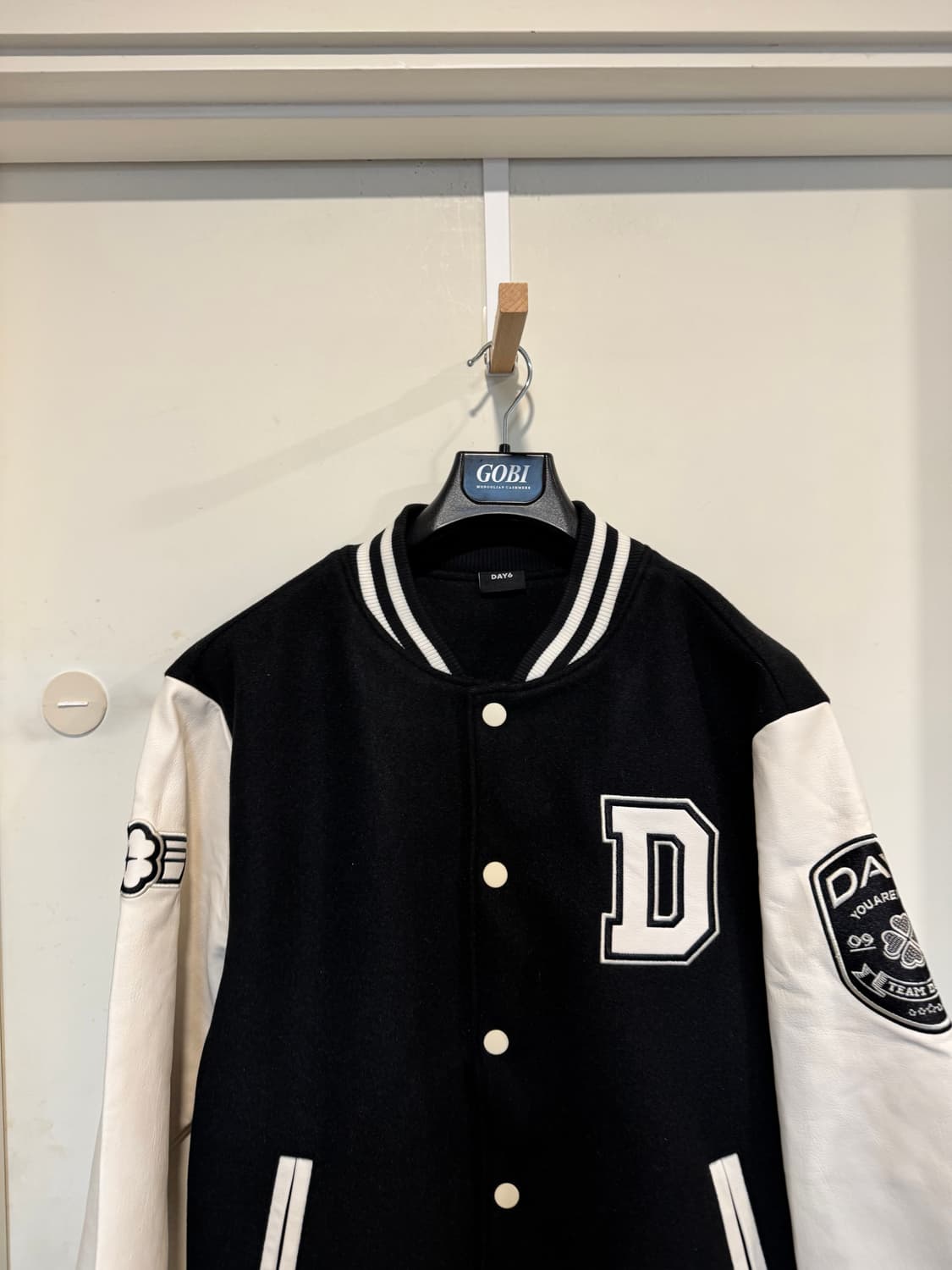 데이식스 DAY6 바시티 자켓 상품이미지3